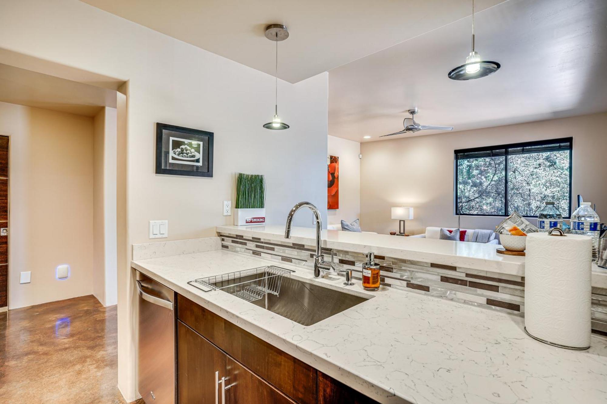 Sedona Couples Retreat With Patio Walk To Trails!公寓 外观 照片